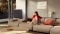 Frau auf Couch mit Vitocal